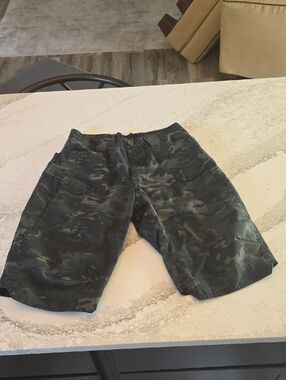 Men's Camo Cargo Shorts - Olive Green